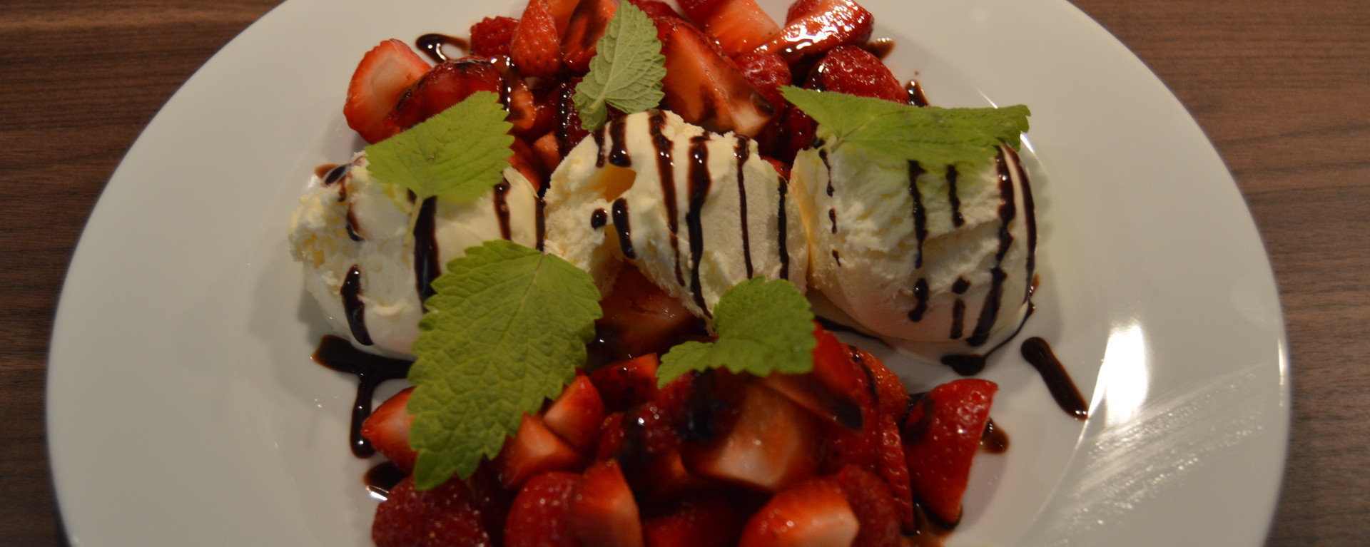 Norwegian Strawberries with ice cream
