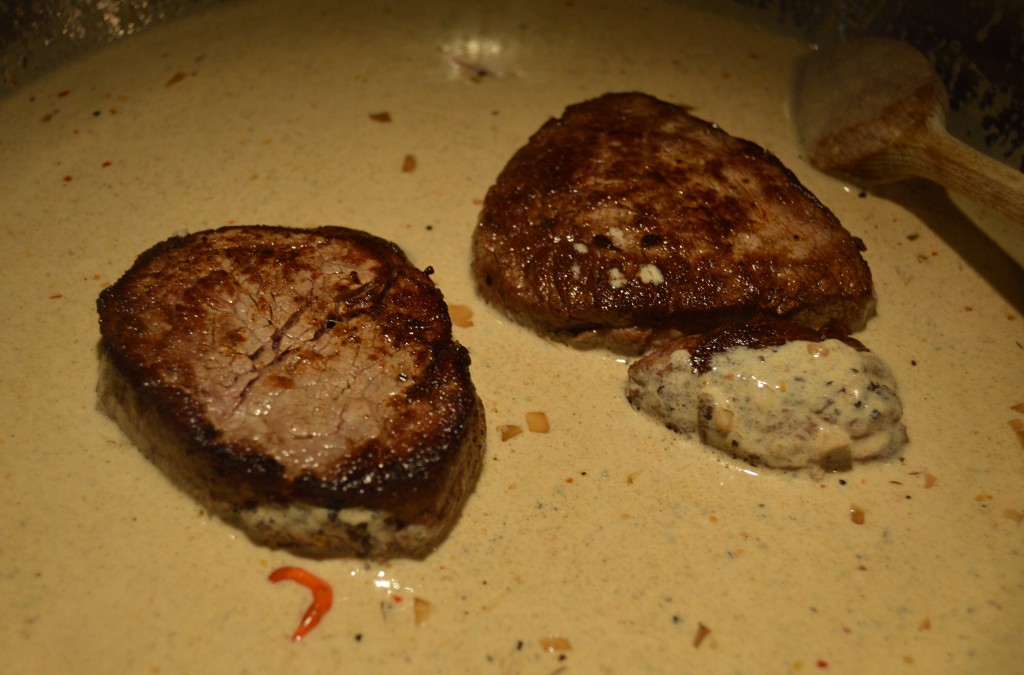 Steaks in Peppersauce by chefnorway.com